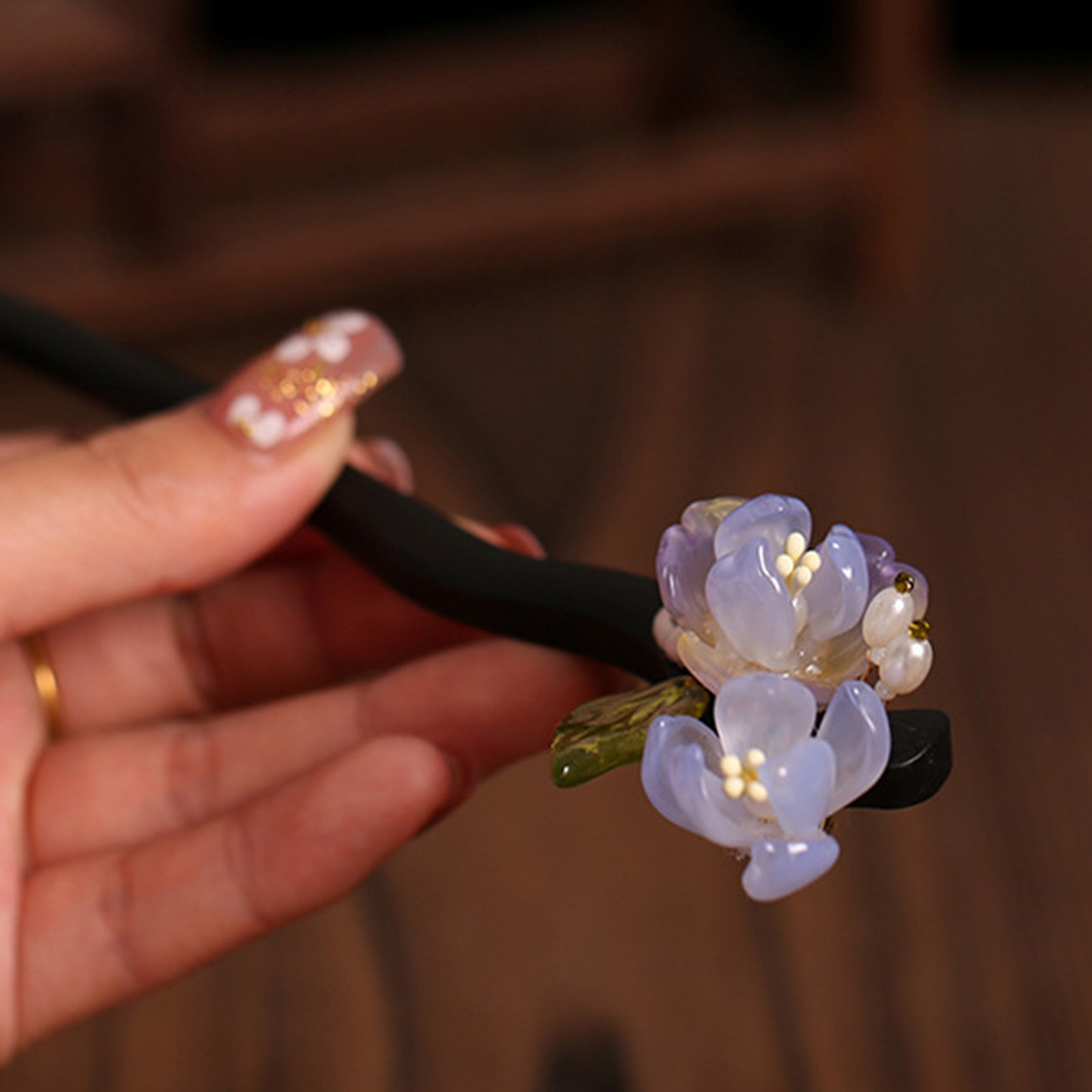 Vase Decor - ヴィンテージ木製フラワーヘアピン女性のためのエレガントなガラスフラワーヘアスティックトレンディアップドミートボールヘッド装飾ヘアアクセサリーヘアピン